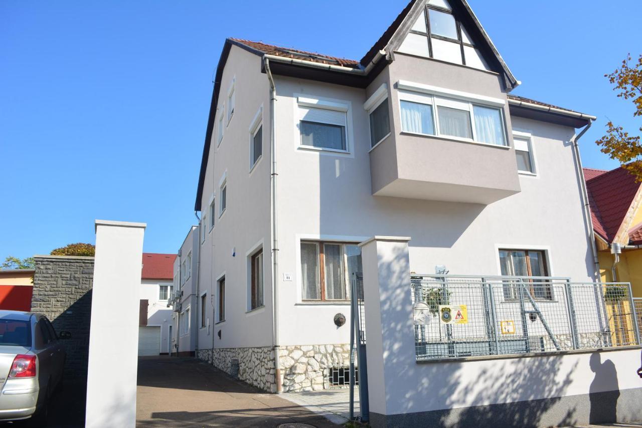 Terragora Apartman Apartment Eger Exterior photo